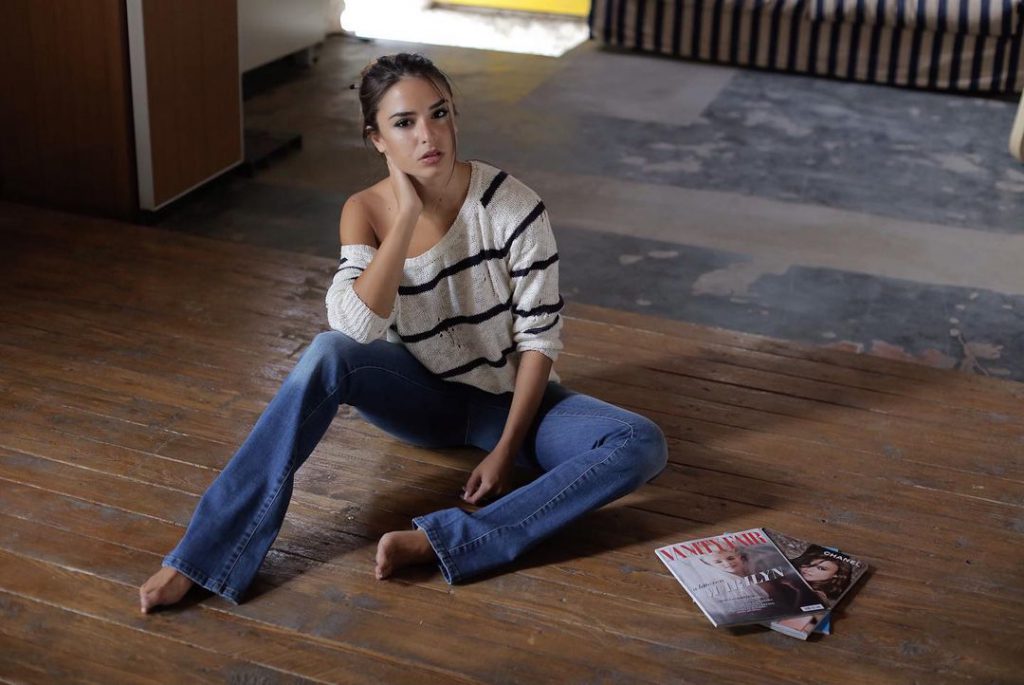 Beautiful Carolina on the wood floor
