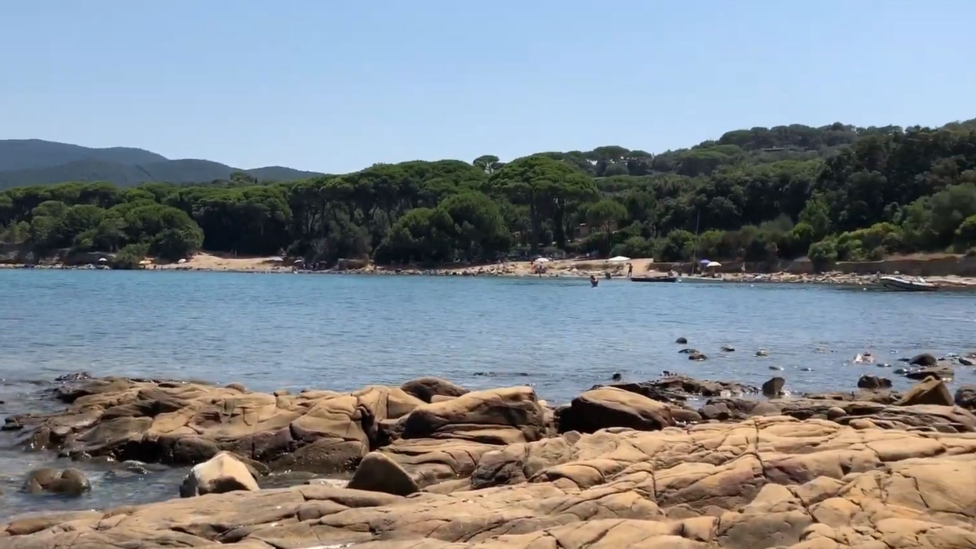 Vista della spiaggia di Punta Ala (Toscana)